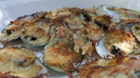 Cheesy Baked Tahong aka Mussels Recipe